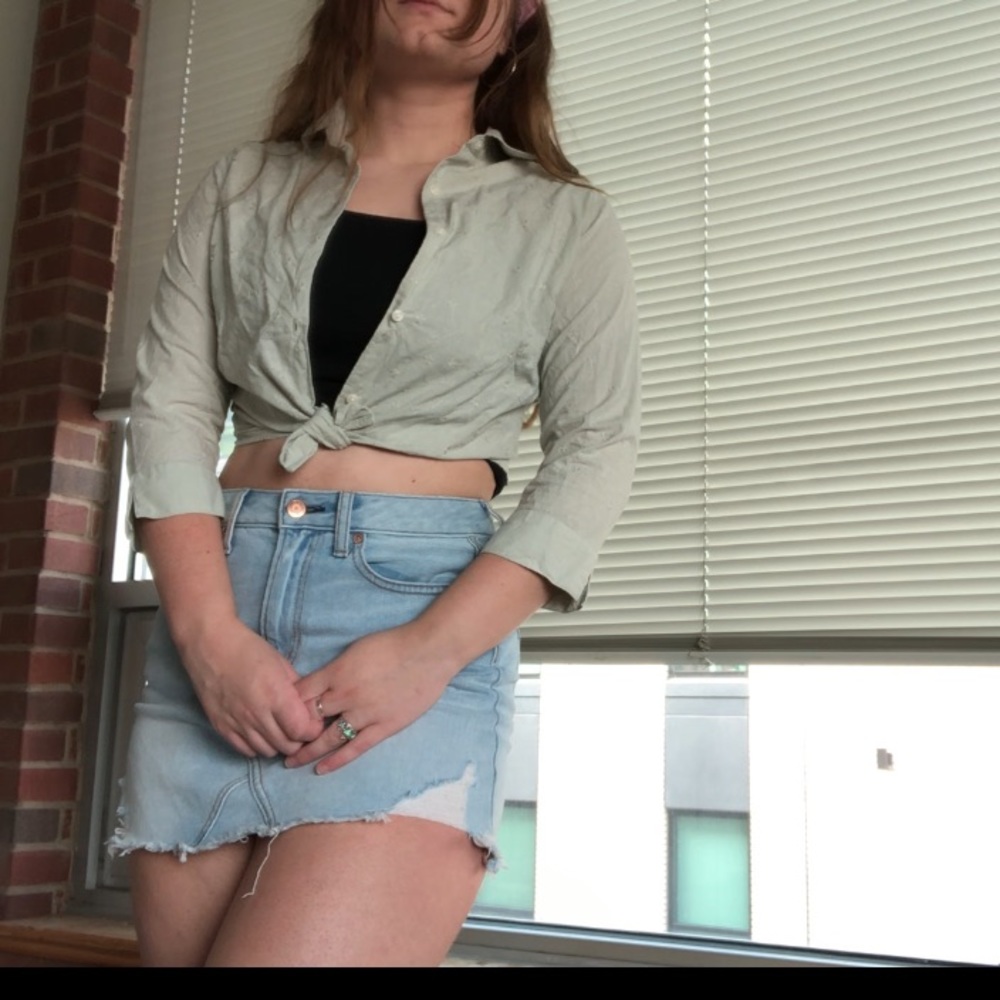 Embroidered button down - Picture 2 of 3